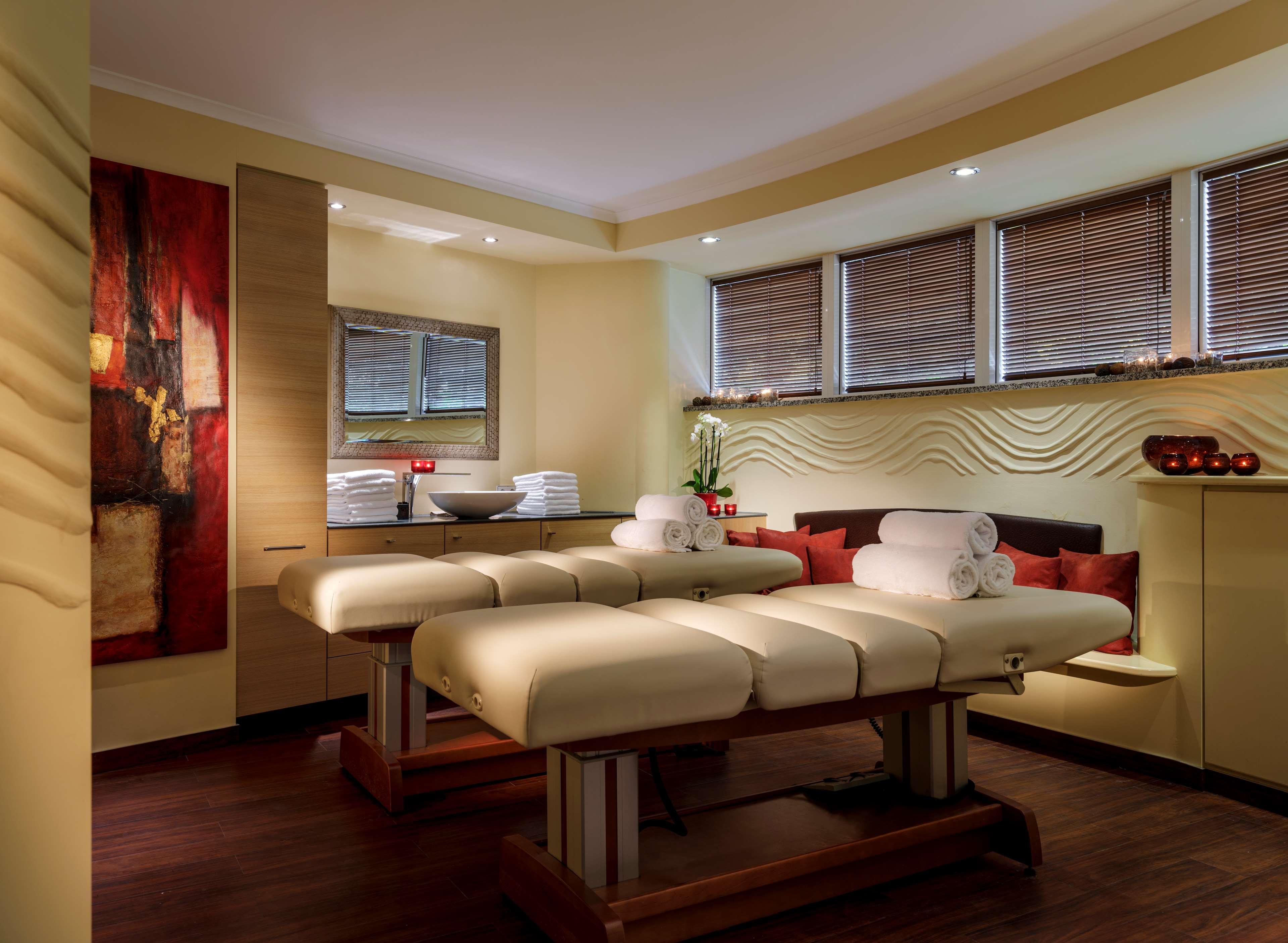 Parkhotel Bremen - Ein Mitglied Der Hommage Luxury Hotels Collection BRE Exterior foto A treatment room at the spa